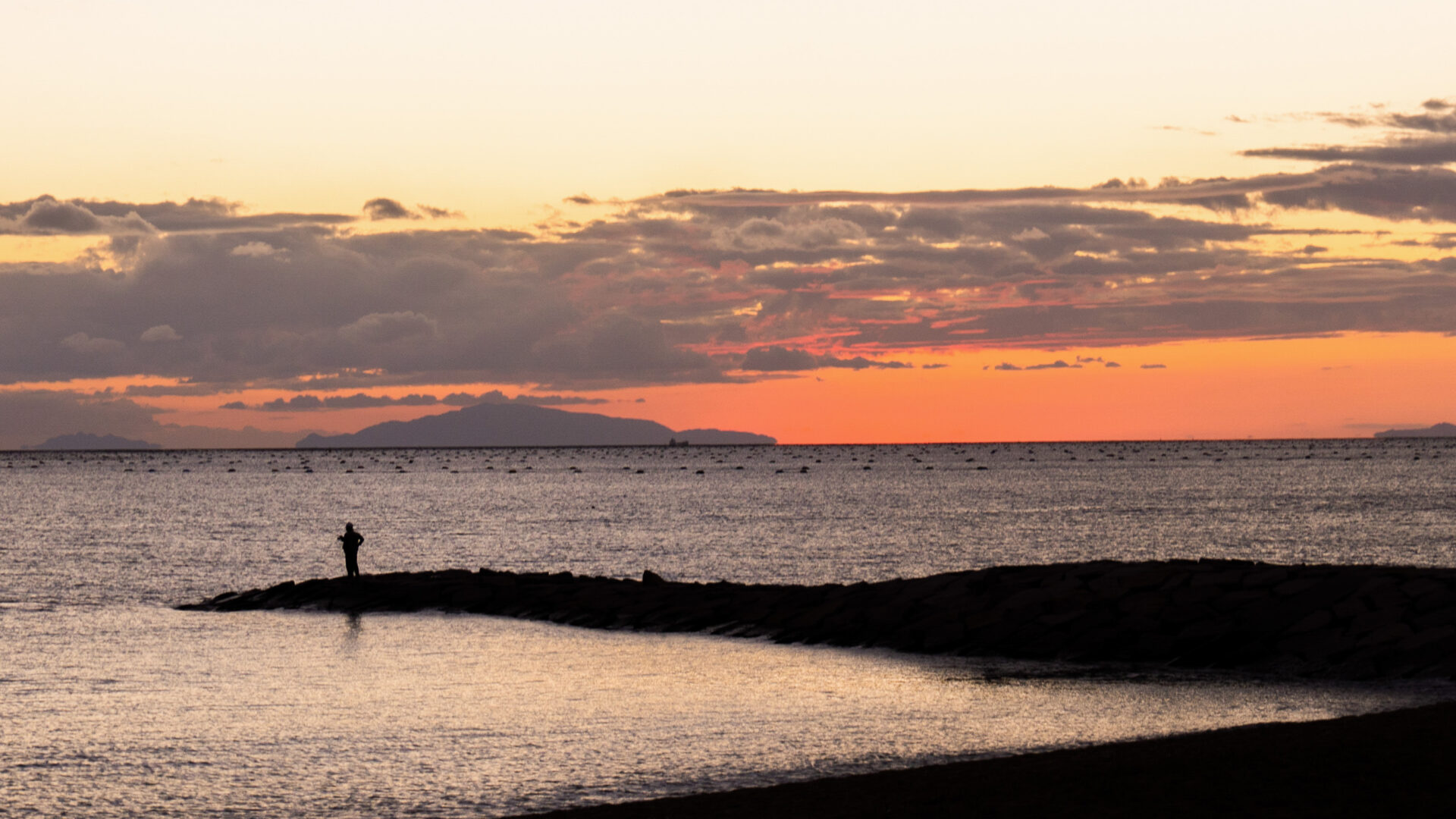 明石の海と夕空